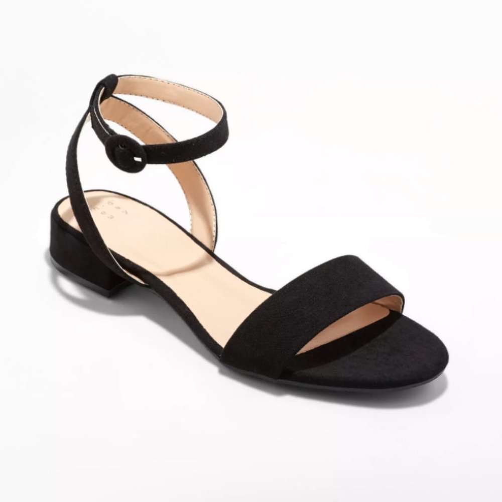 NWT Women's Ankle Strap Sandal Size 9.5 w …